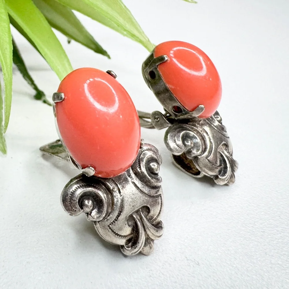 Vintage 80s GAS Bijoux St Tropez Faux Coral Cabochon Silver Tone Clip Earrings